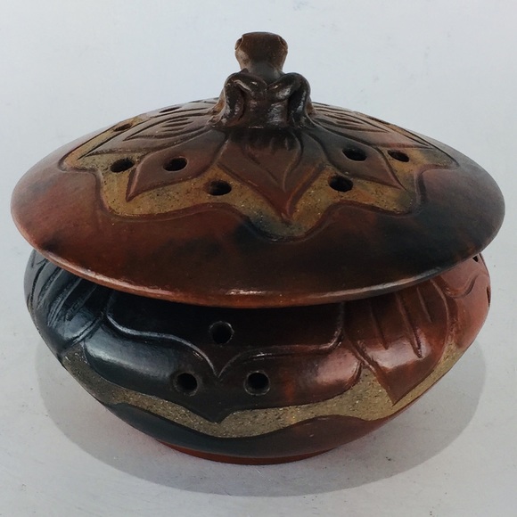 Sasak Pottery Bowl Pot Vessel Of Life - Indonesia - Picture 3 of 10